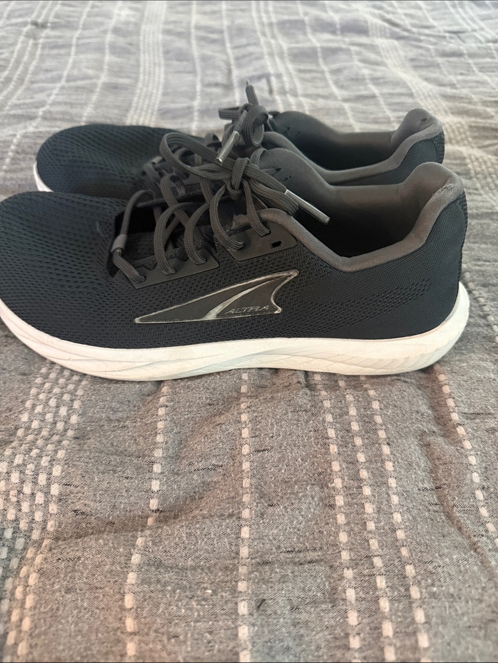 Altra Black/White Escalante 4 Women's Athletic Shoes AL0A85NF-000